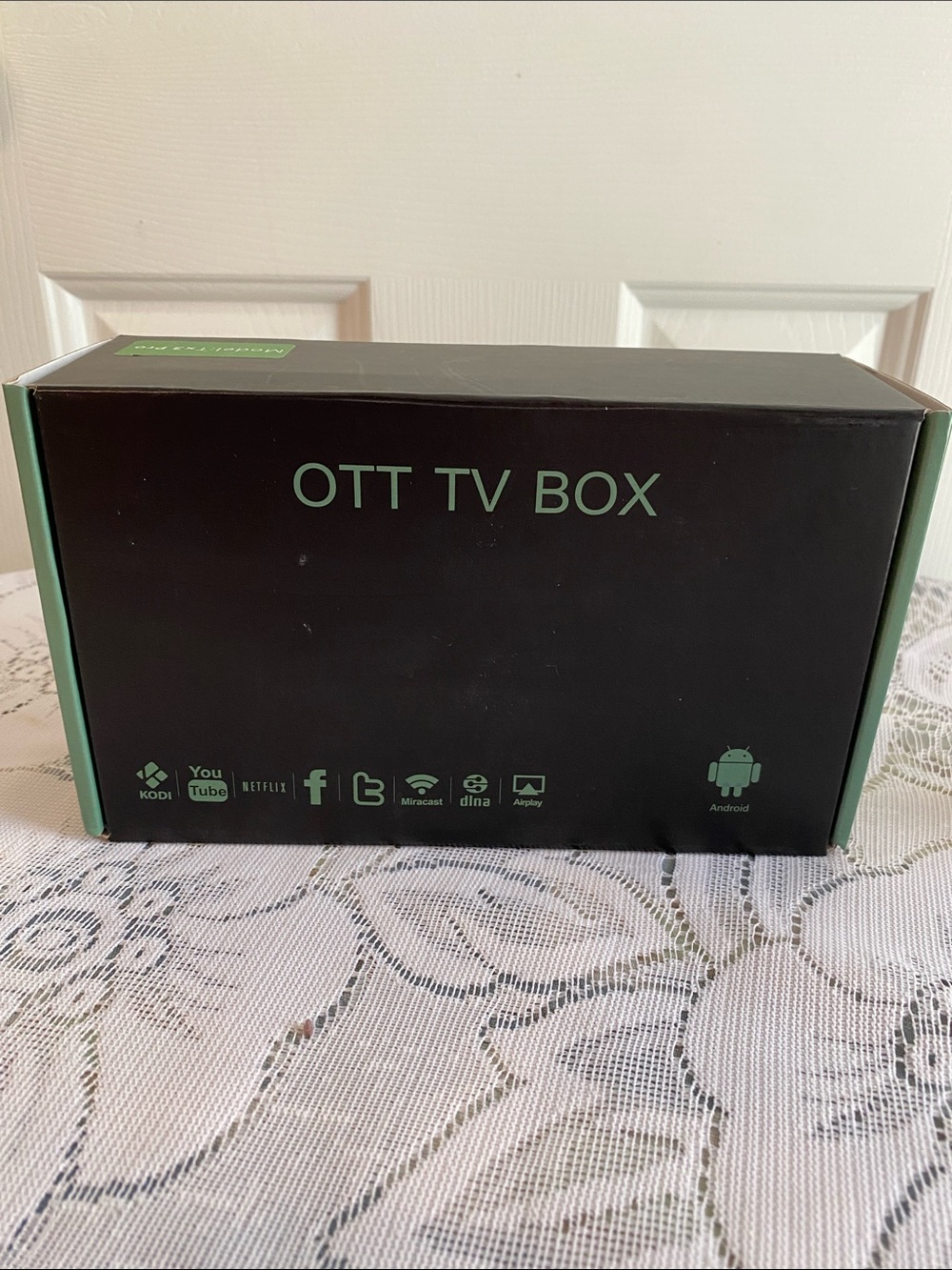 OTT TV Box Media Streaming Device with remote